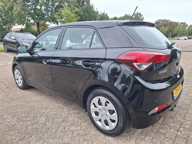 Hyundai I 20 1.0 T-GDI TREKHAAK / CLIMA/CAMER/NAVI/PDC