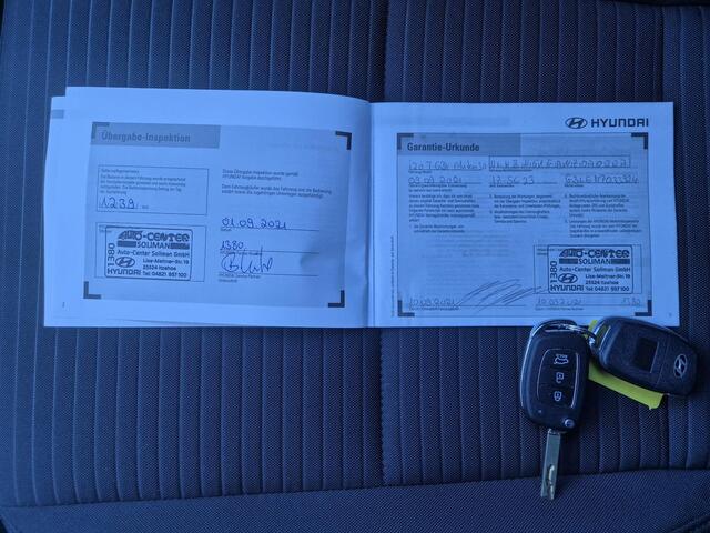 Hyundai I 20 1.0 T-GDI Comfort Smart Handgeschakeld / Fabrieksgarantie tot 09-09-2026 / Dealer onderhouden / Allseason banden / Navigatie via Apple Carplay of Android Auto / Stuur en Stoel verwarming /