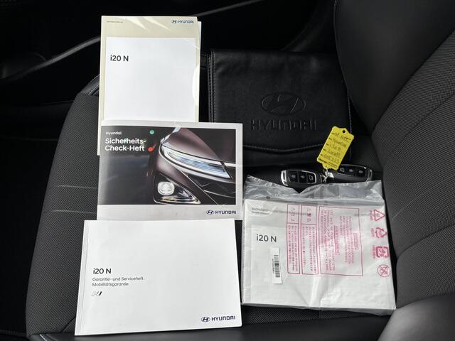 Hyundai I 20 N 1.6 T-GDI 204PK N-Performance Handgeschakeld / Fabrieksgarantie tot 08-2027 / Dealer onderhouden / Bose / Navigatie / 18" LMV / Stuur- en stoelverwarming / Sperdifferentieel / Apple Carplay Android Auto /