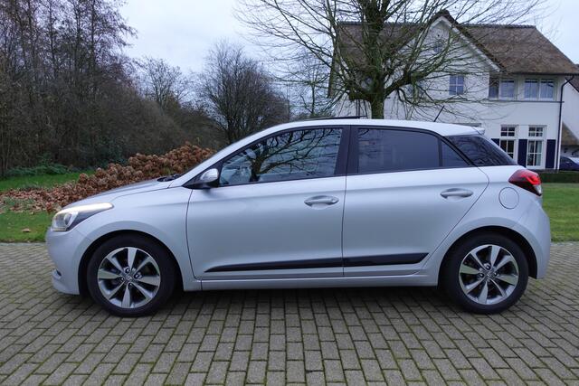 Hyundai I 20 1.2 HP i-Motion Premium | Pano | Cruise Control |