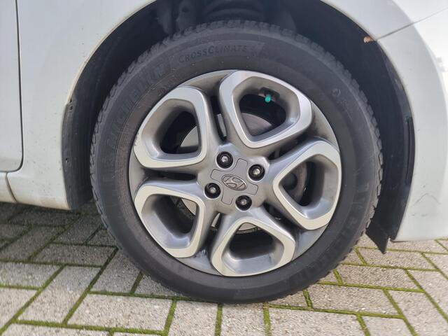 Hyundai I 20 1.0 T-GDI Comfort | Apple CarPlay / Android Auto navigatie |Achteruitrijcamera | Licht metalen velgen |