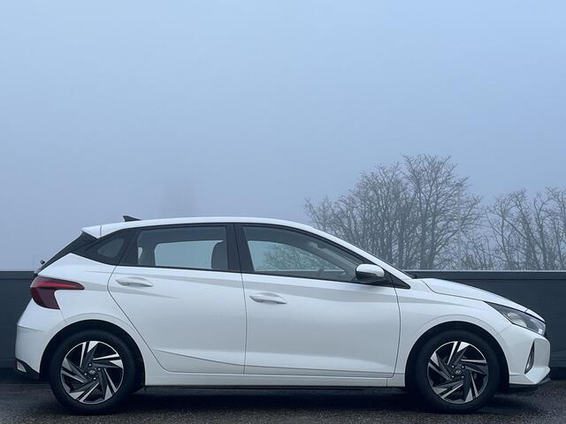 Hyundai I 20 1.2 84PK Comfort Smart | Dealer onderhouden | Geïntegreerde navigatiesysteem | Apple Carplay & Android Auto |