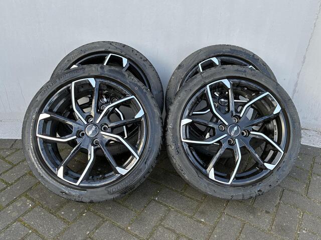 Hyundai I 20 1.0 T-GDI N Line Automaat / Fabrieksgarantie t/m 11-2027 / Dealer onderhouden / Stoel-/Stuurverwarming / Apple Carplay/Android Auto / Achteruitrijcamera / Cruise Control / Navigatie / Bluetooth /