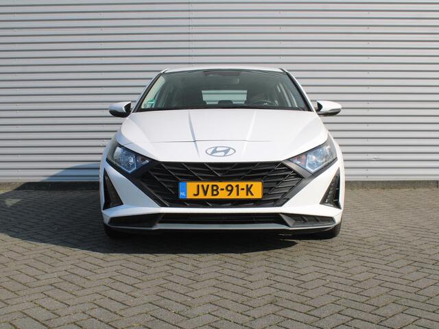 Hyundai I 20 1.2 MPI Comfort | BTW Auto | Stuur-/stoelverwarming | Camera | Navi | Apple Carplay | Android Auto | Cruise | 16" LM | All seasons | Airco |
