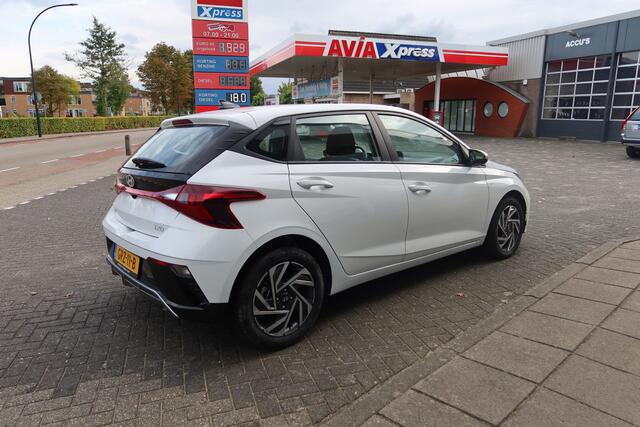 Hyundai I 20 1.0 T-GDI Comfort Apple Carplay / Facelift / Android Auto / Dodehoek Detectie / Achteruitrijcamera / Cruise Control / Airco / Multi functioneel stuurwiel