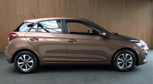 Hyundai I 20 1.2 LP i-Drive Cool Airco Navi Camera LM velgen
