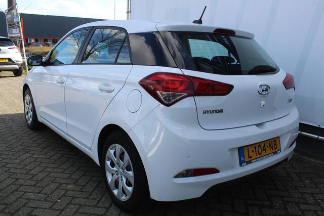 Hyundai I 20 1.2 HP i-Motion Comfort Navi l Camera l Airco l Cruise control l Bluetooth
