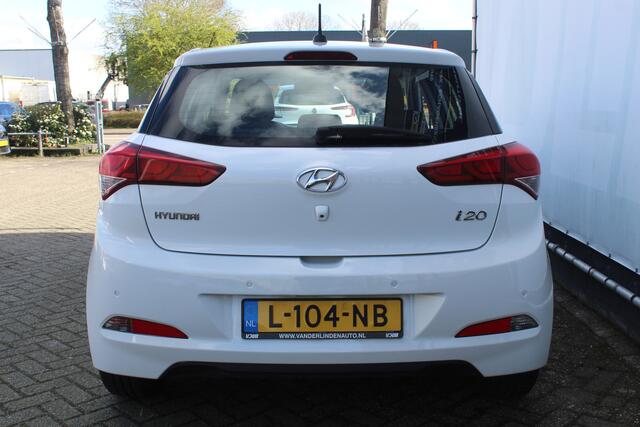 Hyundai I 20 1.2 HP i-Motion Comfort Navi l Camera l Airco l Cruise control l Bluetooth