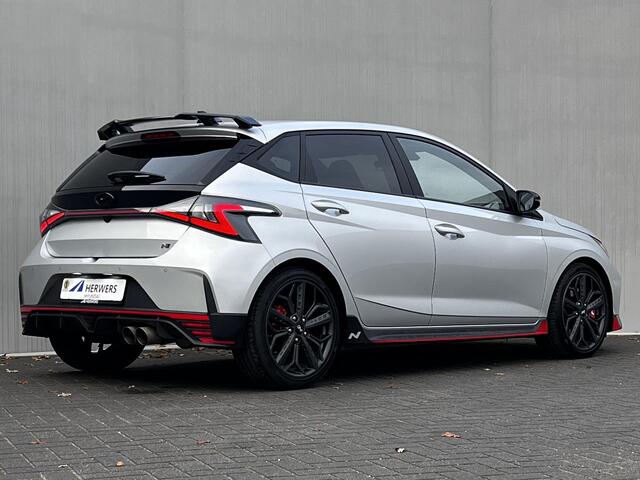 Hyundai I 20 N 1.6 N 204 PK / Fabrieksgarantie tot 05-2028 / Dealer onderhouden / Stuur- en stoelverwarming / Navigatie via Apple Carplay Android / 18" LM wielen /