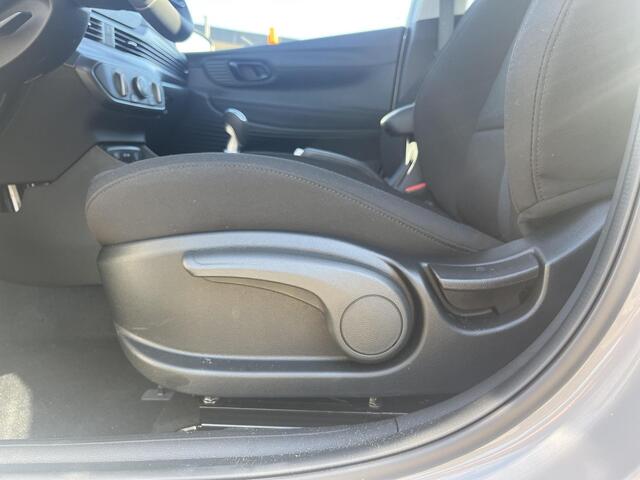 Hyundai I 20 1.0 T-GDI Comfort | Uit voorraad leverbaar ! | Achteruitrijcamera | Dodehoekdetectie | Cruise Control | Airco | Navigatie | Lichtmetalenvelgen |