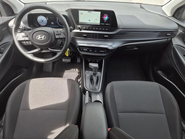 Hyundai I 20 1.0 T-GDI Premium / Fabrieksgarantie tot 03-2030 / Dealer onderhouden / Stuur- & Stoel verwarming / Achteruitrijcamera / Adaptief cruise control / Navigatie / Apple Carplay Android Auto / Climate control /
