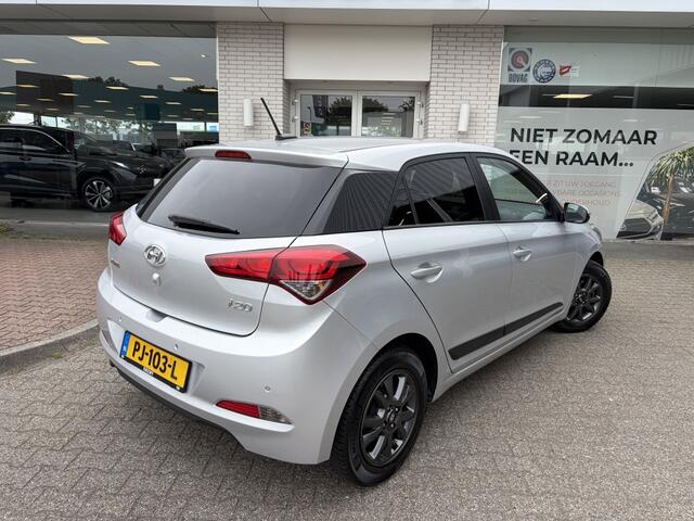 Hyundai I 20 1.0 T-GDI Black Edition | All-season | Cruise control | Navi
