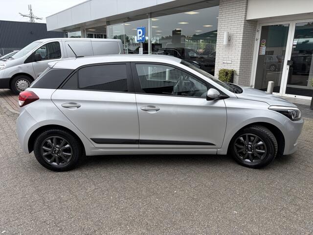 Hyundai I 20 1.0 T-GDI Black Edition | All-season | Cruise control | Navi