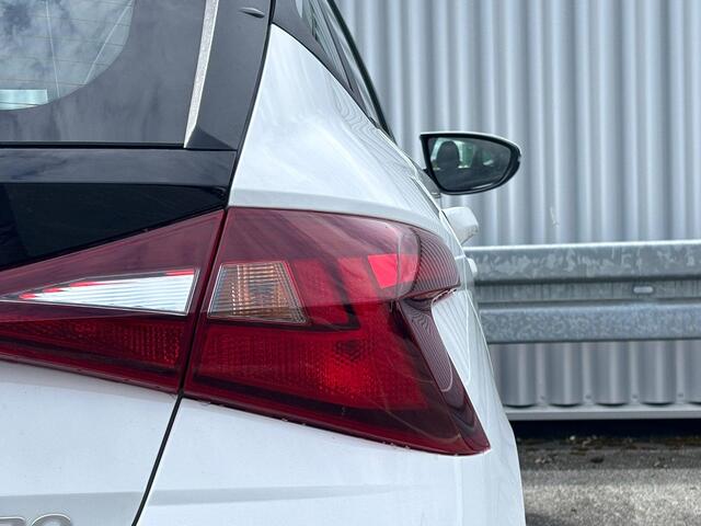 Hyundai I 20 1.0 T-GDI E-Motion / ¤3500,- Voordeel / Uit Voorraad Levrerbaar Navigatie / Apple & Android carplay / Airco / Achteruitrijcamera /