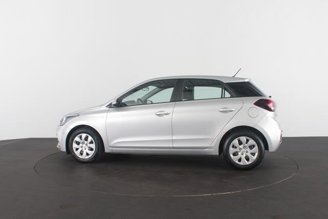Hyundai I 20 1.2 HP > All seeason banden/12 maand BOVAG garantie....