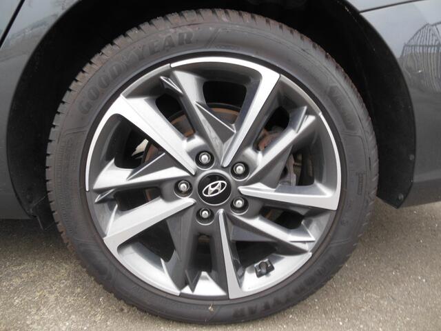 Hyundai I 30 Wagon 1.5 T-GDi MHEV Premium Staat in Hoogeveen