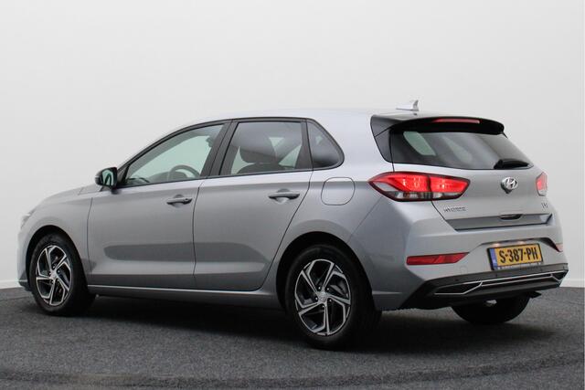 Hyundai I 30 1.0 T-GDi MHEV Comfort Camera, Apple Carplay, Stuur-/Stoelverw., LED, DAB, 16"