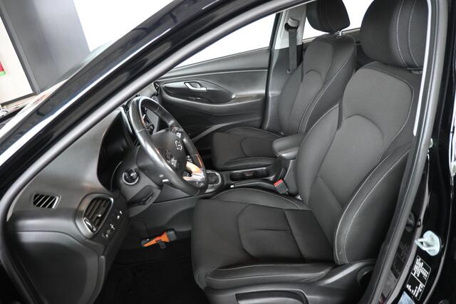 Hyundai I 30 Wagon 1.4 T-GDI Comfort Clima Navigatie Camera Trekhaak Rijklaarprijs Inruil Mogelijk!