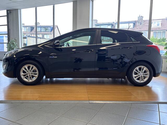 Hyundai I 30 1.6 GDI i-Motion Plus NAVI * TREKHAAK * PDC NIEUWE APK T/M 19-8-2026