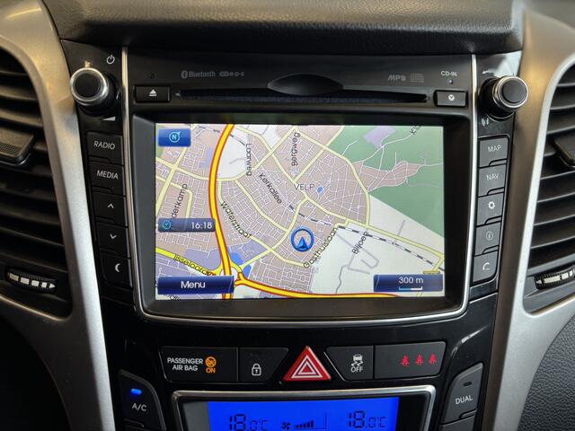 Hyundai I 30 1.6 GDI i-Motion Plus NAVI * TREKHAAK * PDC NIEUWE APK T/M 19-8-2026