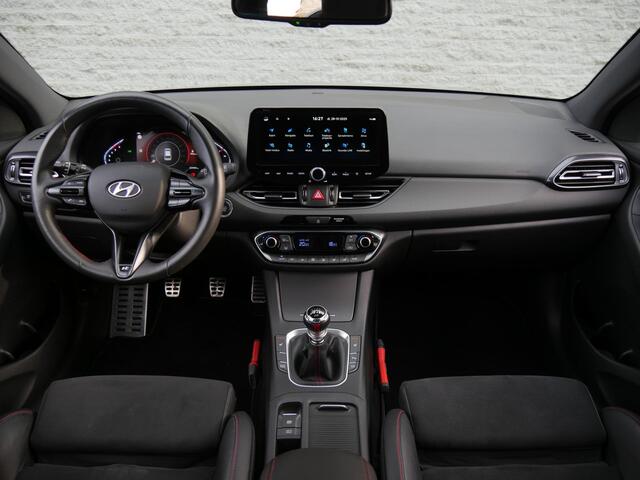 Hyundai I 30 1.5 T-GDi N-LINE/ SHADOW GRAY/ AFN. TREKHAAK/ ALL-SEASON BANDEN