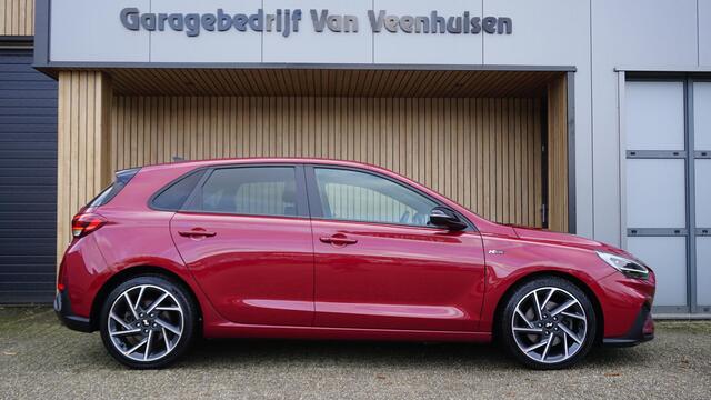 Hyundai I 30 1.5 T-GDi 160pk N Line Navi LED 18inch LM Keyless Groot scherm A-Camera *Sunset Red Metallic* Unieke i30!