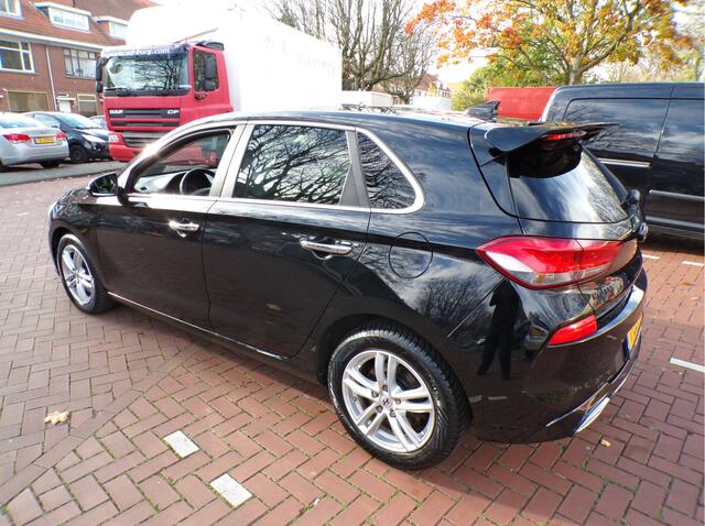 Hyundai I 30 1.4 T-GDI Premium AUTOMAAT PANORAMADAK APPLE CARPLAY ETC..