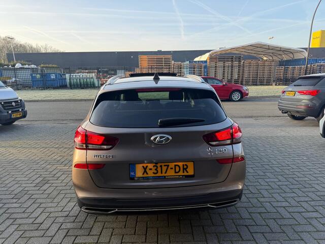Hyundai I 30 Wagon 1.5 T-GDi MHEV Premium | 1E EIGENAAR | 12MND GARANTIE | LED | CARPLAY | SCHUIFDAK | DAB | NAVI | CRUISE | 160PK |