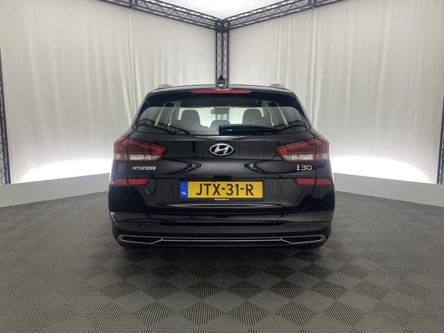 Hyundai I 30 Wagon 1.0 T-GDi MHEV Comfort Smart Automaat | Apple Carplay | Navi | Camera | Winter Pack |