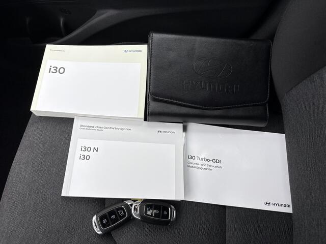 Hyundai I 30 1.0 T-GDi MHEV Comfort Smart Automaat / All-season banden / Apple Carplay/Android Auto / Stoel en stuur verwarming / Automaat / Cruise Control /