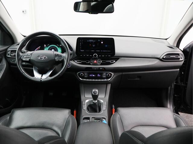 Hyundai I 30 Wagon 1.5 T-GDi MHEV Premium/ trekhaak/ lage km/ zeer mooi!