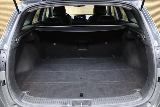 Hyundai I 30 Wagon 1.0 T-GDI Premium | Cruise-control | Afneembare Trekhaak | Google Maps Navigatie | Apple Carplay & Android Auto | Camera | Clima | Stoel & Stuurverwarming | Keyless | All-season Banden | Dodehoekdetectie