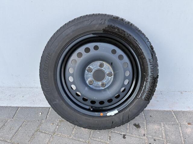 Hyundai I 30 1.0 T-GDi MHEV Comfort Smart / Stoel-/Stuurverwarming / Cruise Control / Achteruitrijcamera / Navigatie d.m.v. Apple Carplay/Android Auto / Winterset /