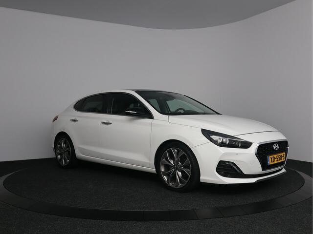 Hyundai I 30 Fastback 1.4 T-GDI Premium | Panorama dak | 18" |