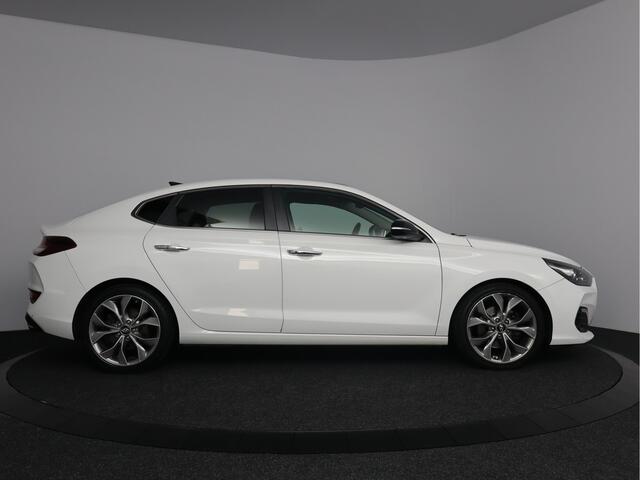 Hyundai I 30 Fastback 1.4 T-GDI Premium | Panorama dak | 18" |