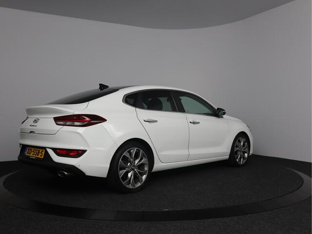 Hyundai I 30 Fastback 1.4 T-GDI Premium | Panorama dak | 18" |