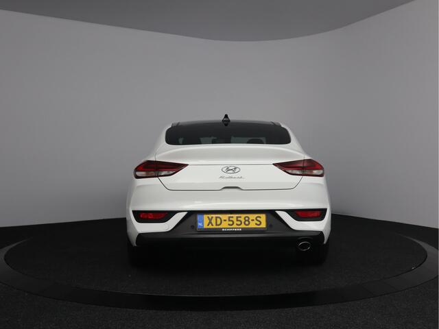 Hyundai I 30 Fastback 1.4 T-GDI Premium | Panorama dak | 18" |