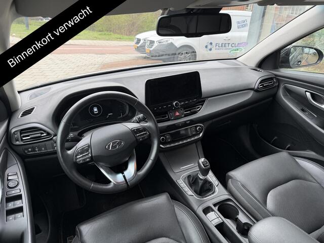 Hyundai I 30 Wagon 1.5 T-GDi MHEV Premium | Stuur-/Stoelverwarming | Navigatie | Parkeersensoren voor & Achter |