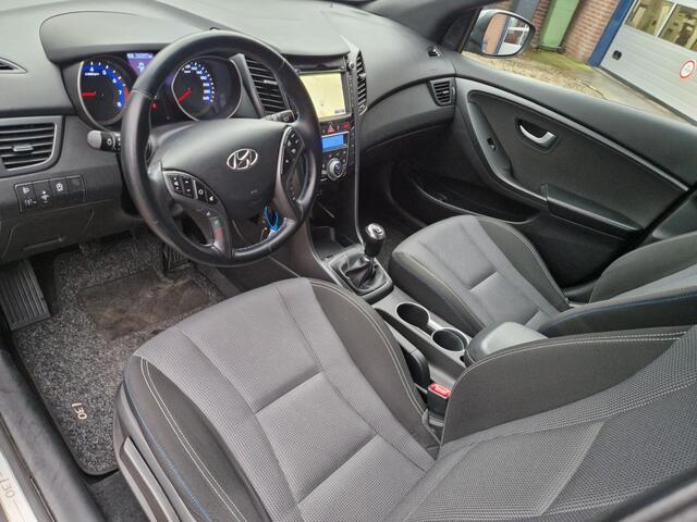 Hyundai I 30 Wagon 1.4 i-Drive Navigatie Climate Cruise Trekhaak Camera Privacyglas