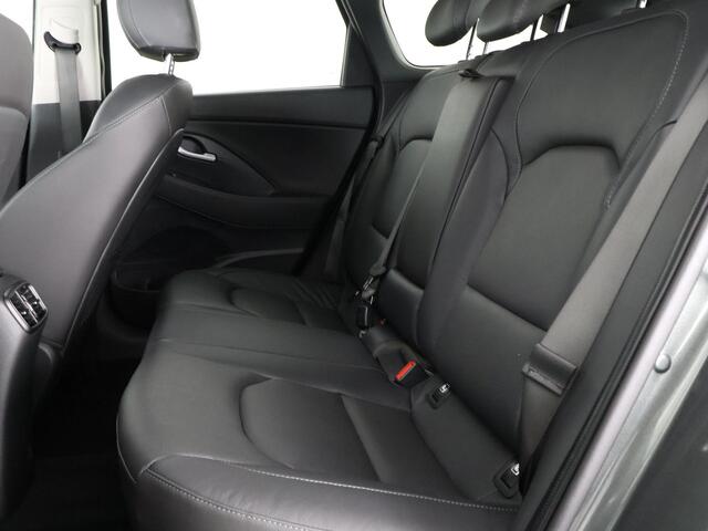 Hyundai I 30 Wagon 1.5 T-GDi MHEV Premium | Stuur-/Stoelverwarming | Navigatie | Parkeersensoren voor & Achter |