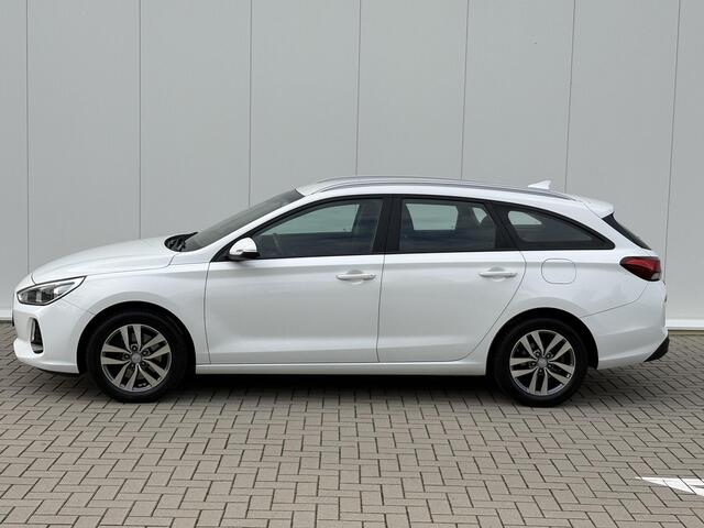 Hyundai I 30 1.4 T-GDI Comfort | AUTOMAAT | Carplay | Camera | Stuur & stoelverwarming | Trekhaak