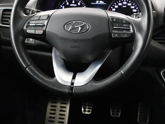 Hyundai I 30 Fastback 1.0 T-GDI Premium | Carplay | Half leder | Full LED | Navigatie | Keyless | Climate control | Camera | Bluetooth | Cruise control | Parkeerhulp