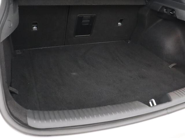 Hyundai I 30 Fastback 1.0 T-GDI Premium | Carplay | Half leder | Full LED | Navigatie | Keyless | Climate control | Camera | Bluetooth | Cruise control | Parkeerhulp