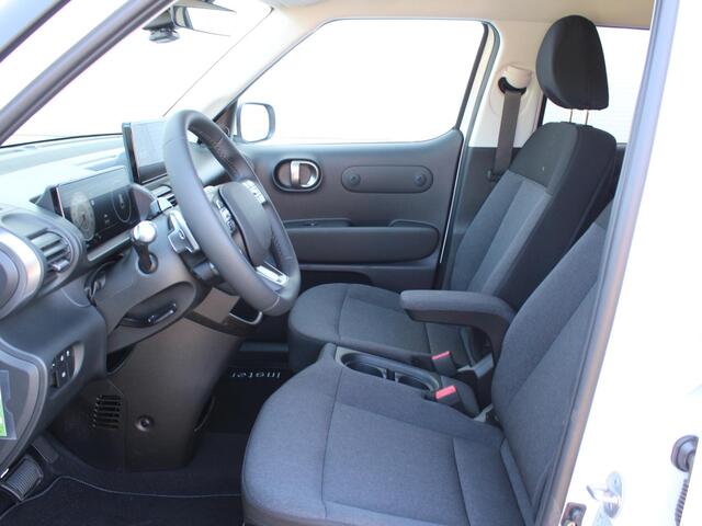 Hyundai INSTER Pulse 49 kWh / Winter Pack / Stoel- + Stuurverwarming / Navigatie + Apple Carplay/Android Auto / Climate Control / Keyless Entry & Start / Warmtepomp /