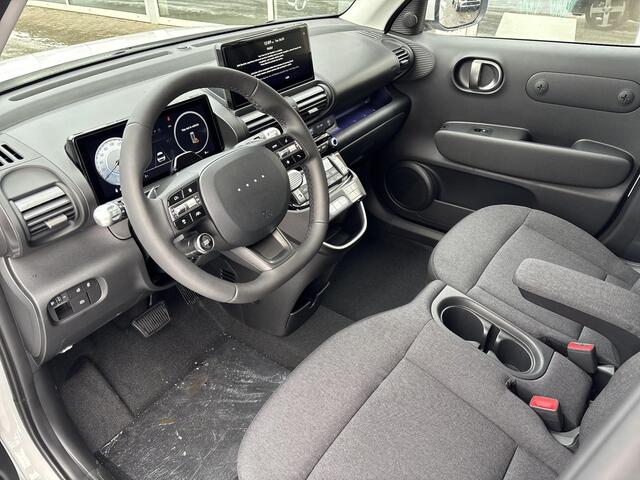 Hyundai INSTER Evolve 49 kWh | Winterpack | Uit voorraad leverbaar | Warmtepomp | Stoel en stuurverwarming | Parkeersensoren voor en achter | Adaptieve cruise control