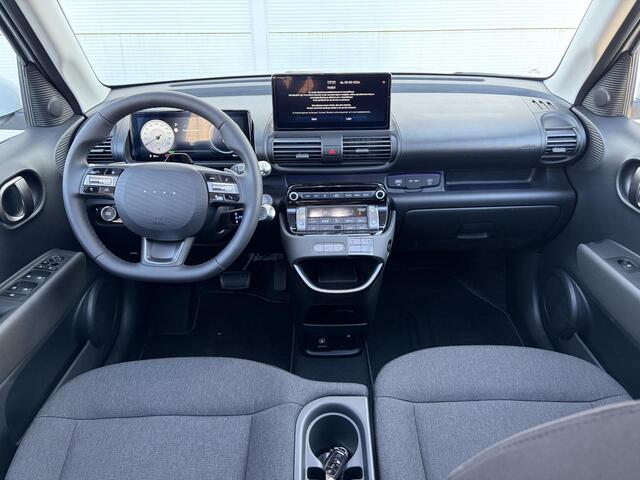 Hyundai INSTER Evolve Sky 49 kWh /Winter & Tech Pack /Apple Carplay & Android Auto / Adaptieve Cruise control/ Airco Climate Control / Navigatie / 3-fase laden