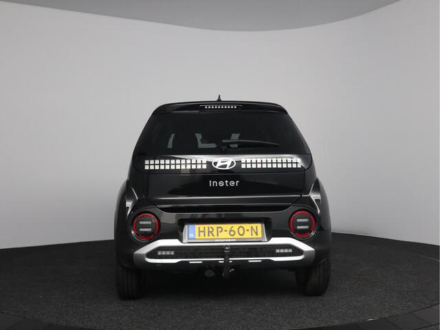 Hyundai INSTER Pulse 49 kWh | Trekhaak | Winterpakket | All-season banden | 370 km bereik |