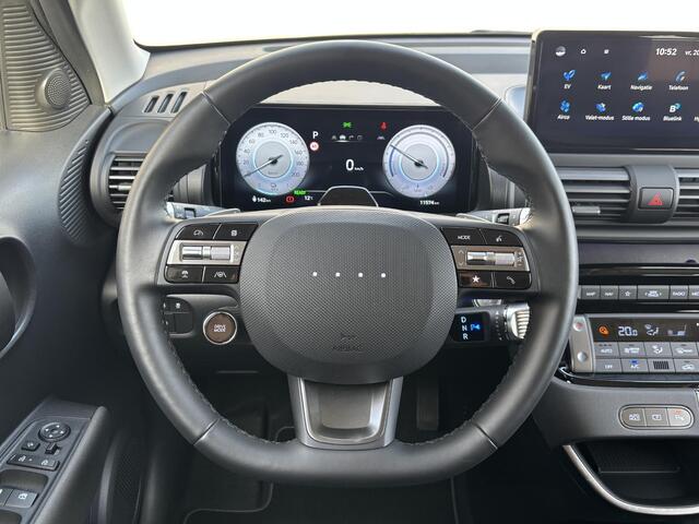 Hyundai INSTER Evolve Sky Plus 49 kWh Automaat / Fabrieksgarantie tot 24-03-2030 / Stoel- en Stuurverwarming / Apple CarPlay/Android Auto / Adaptieve Cruise Controle / 360/Rondom Zicht Camera / Navigatie /