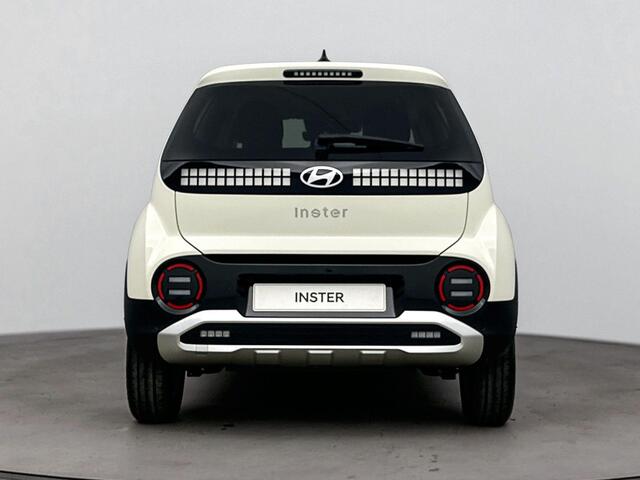 Hyundai INSTER Pulse 49 kWh | SNEL LEVERBAAR | VERSCHUIFBARE ACHTERBANK | PARKEERSENSOREN RONDOM | NAVI | APPLE CARPLAY/ANDROID AUTO |