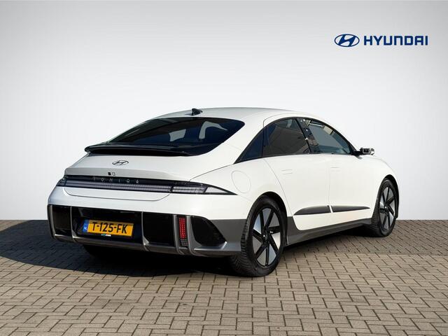 Hyundai IONIQ 6 Lounge 77 kWh Digitale Buitenspiegels | Head-Up Display | BOSE Audio | Leder 'Grijs' | 360° Camera | Stoelverwarming + -Ventilatie | Geheugenstoel | Rijklaarprijs!